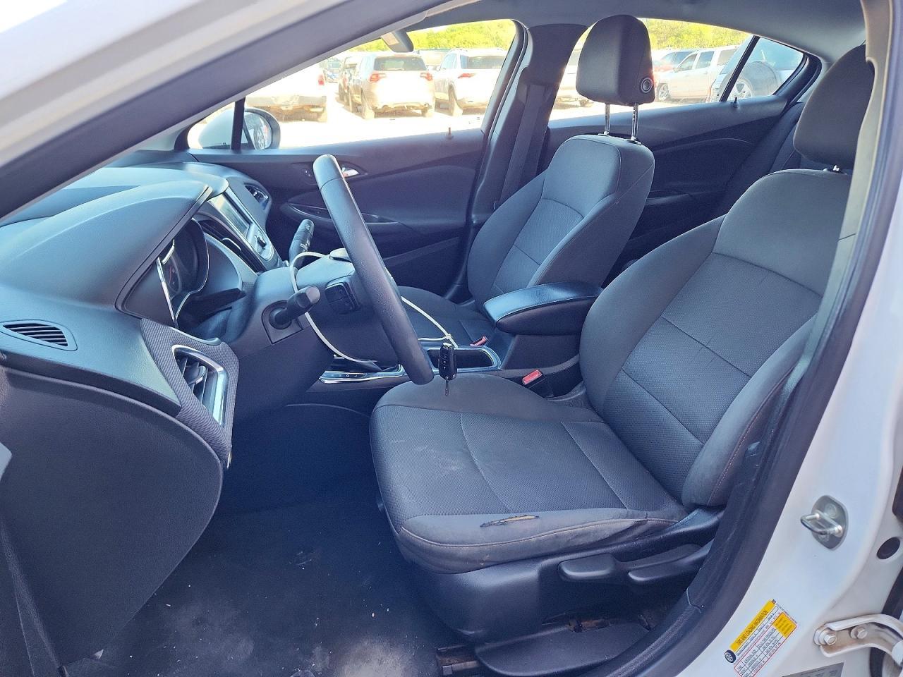 2019 Chevrolet Cruze - Image 7