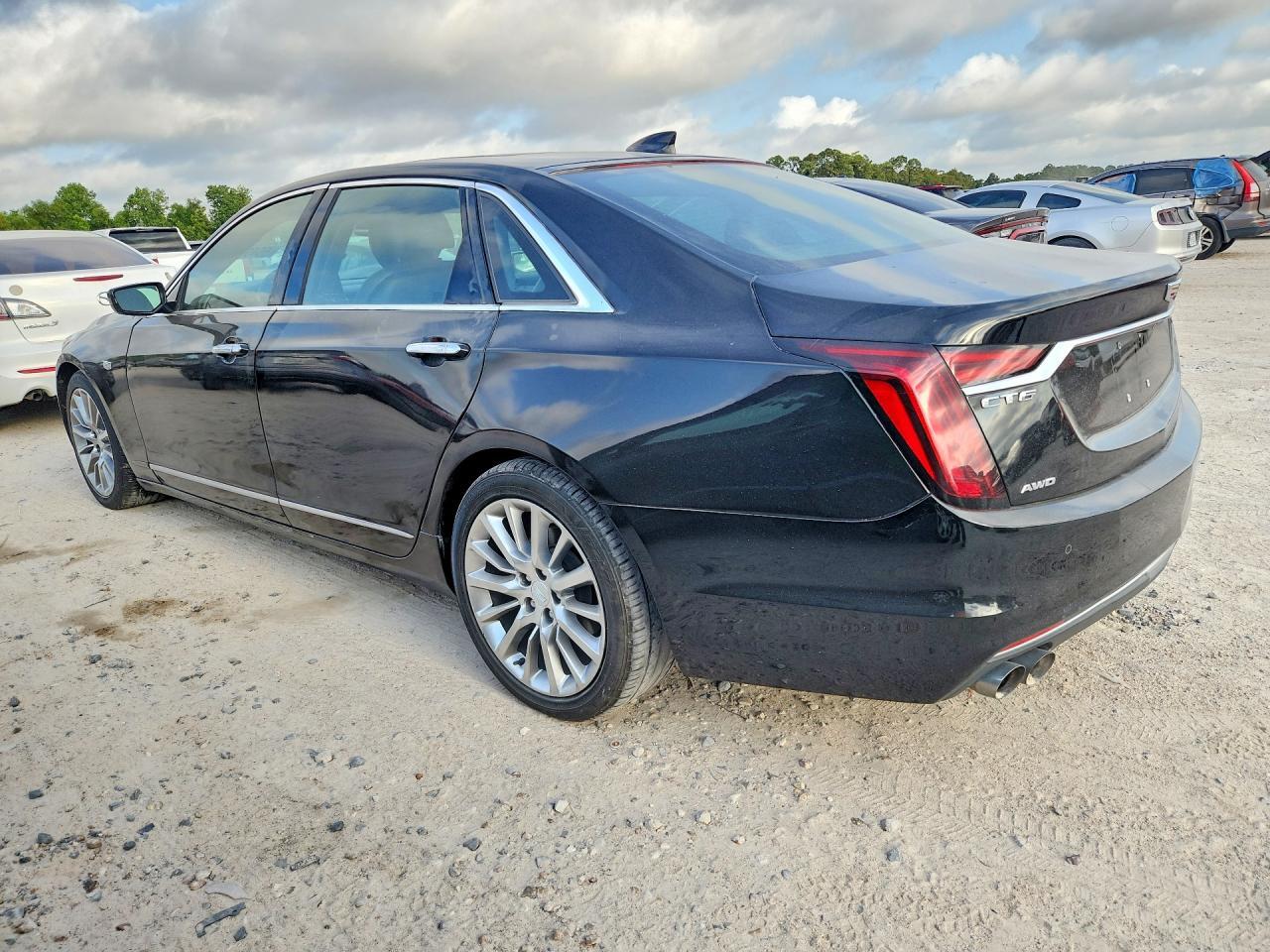 2019 Cadillac Ct6 Luxury - Image 2