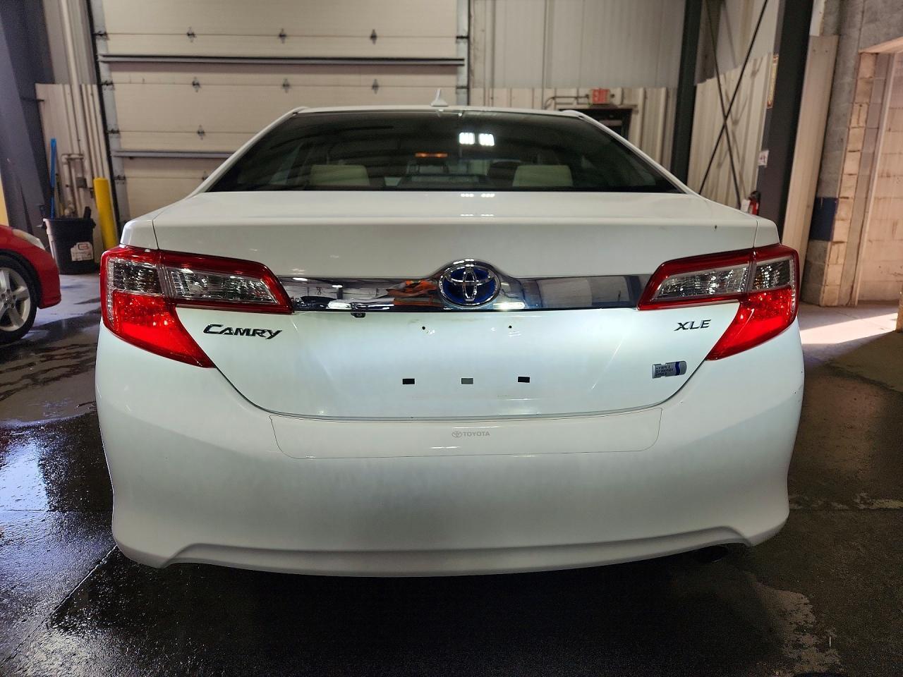2013 Toyota Camry Hybrid Xle - Image 6
