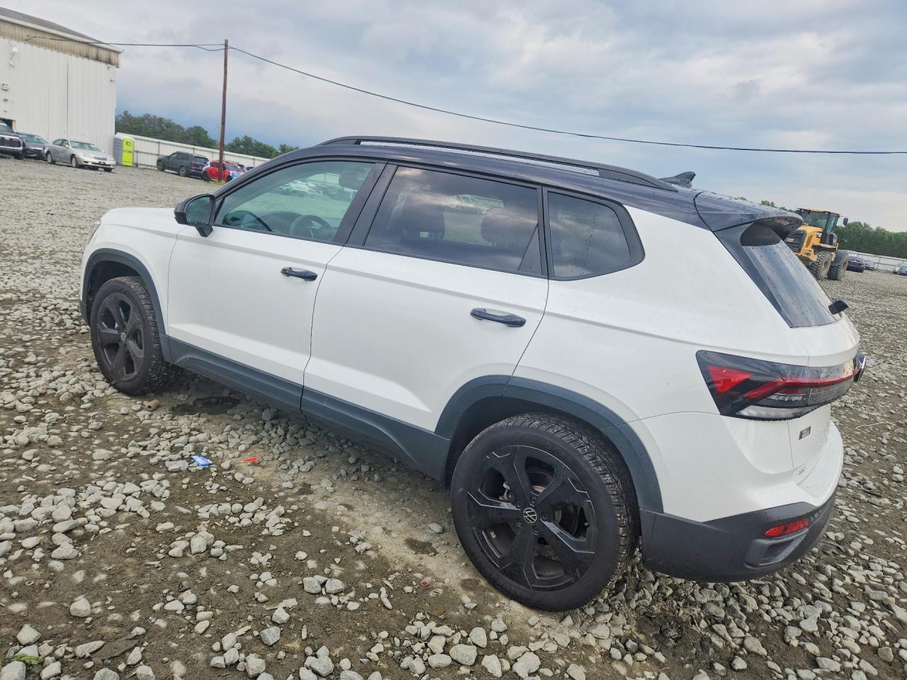 2025 Volkswagen Taos Se Black - Фото 2