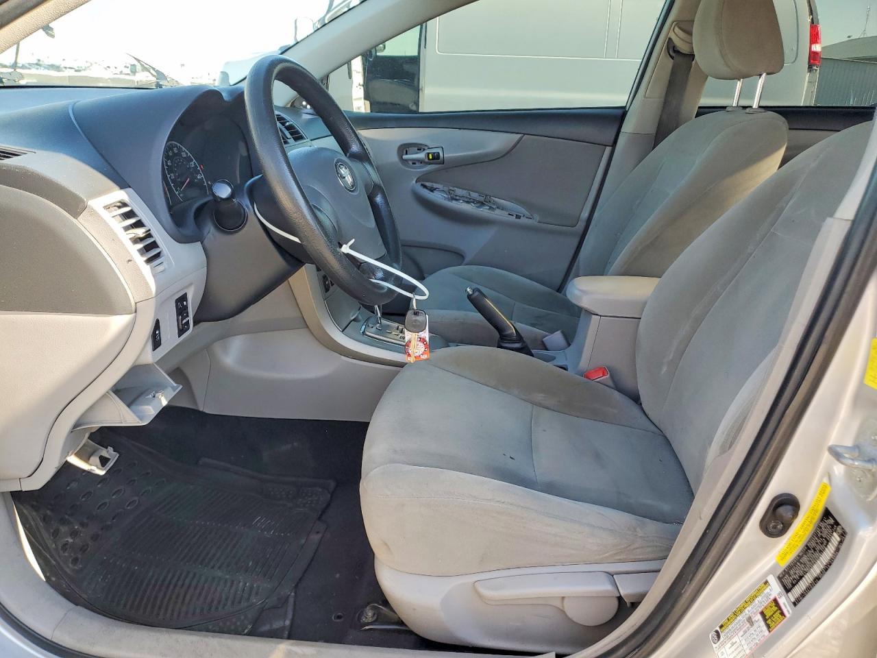 2011 Toyota Corolla Le - Фото 7