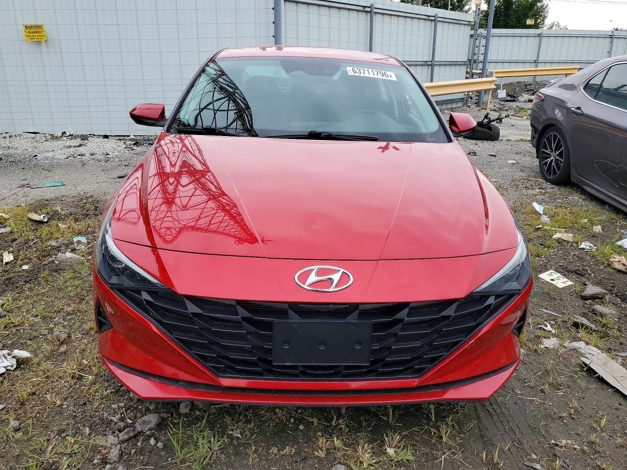 2021 Hyundai Elantra Se - Фото 5