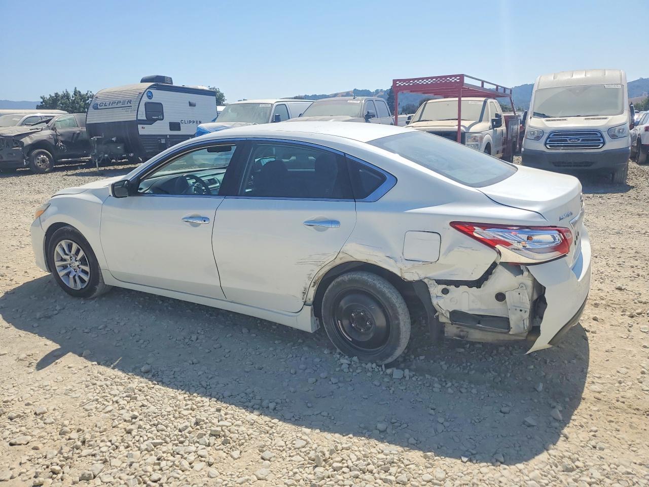 2016 Nissan Altima 2.5 S - Фото 2