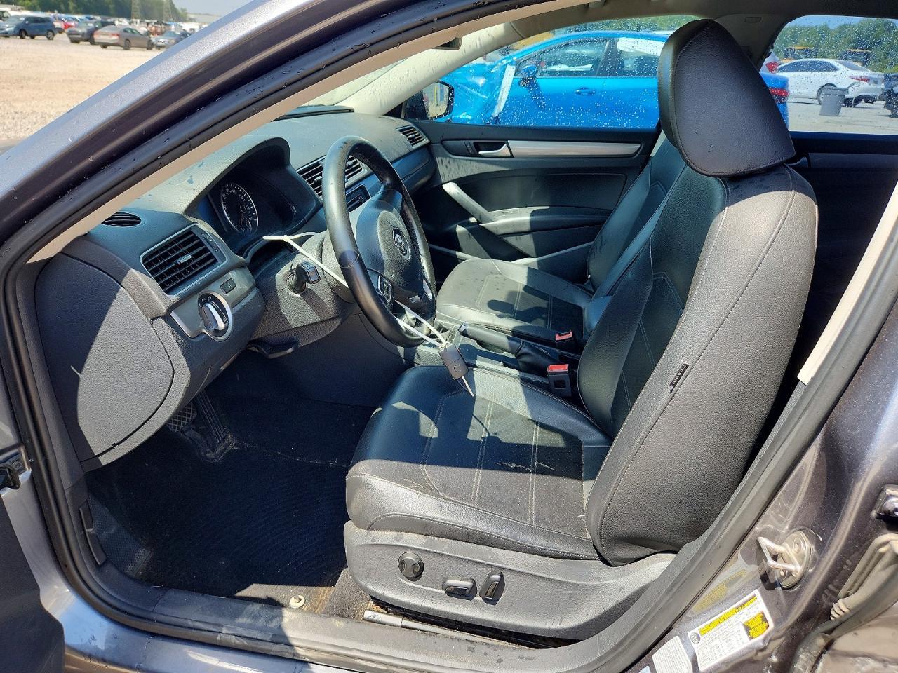 2015 Volkswagen Passat S - Фото 7