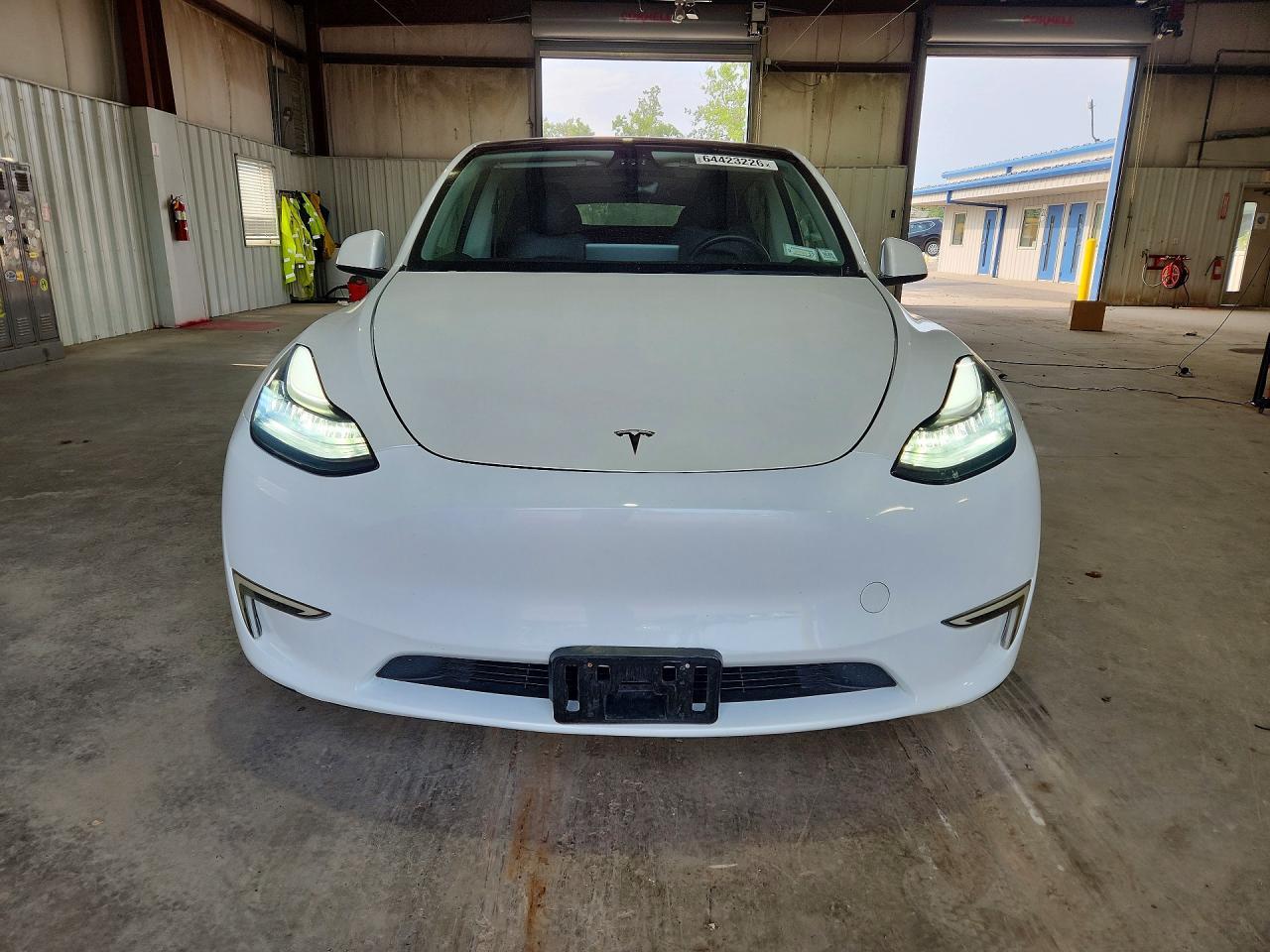 2023 Tesla Model Y - Image 5