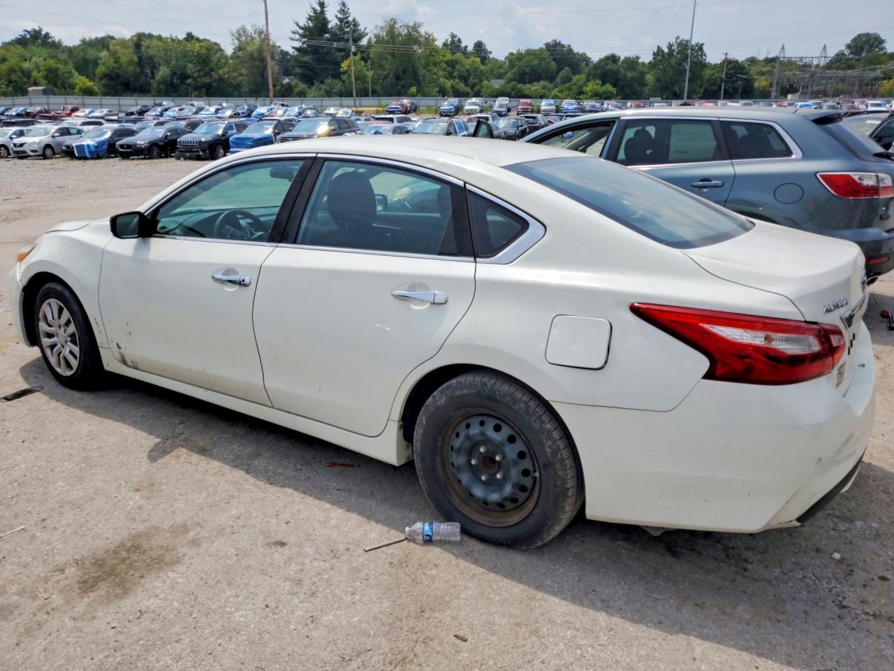 2016 Nissan Altima - Фото 2