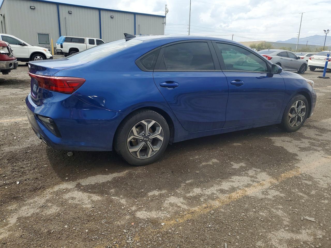 2020 Kia Forte Lxs - Фото 3