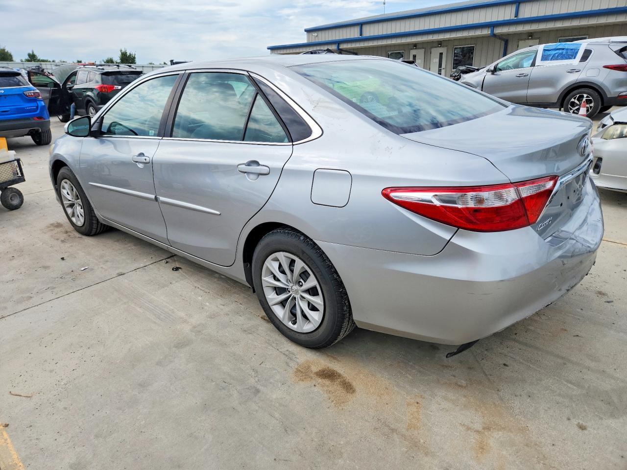 2016 Toyota Camry Le - Image 2