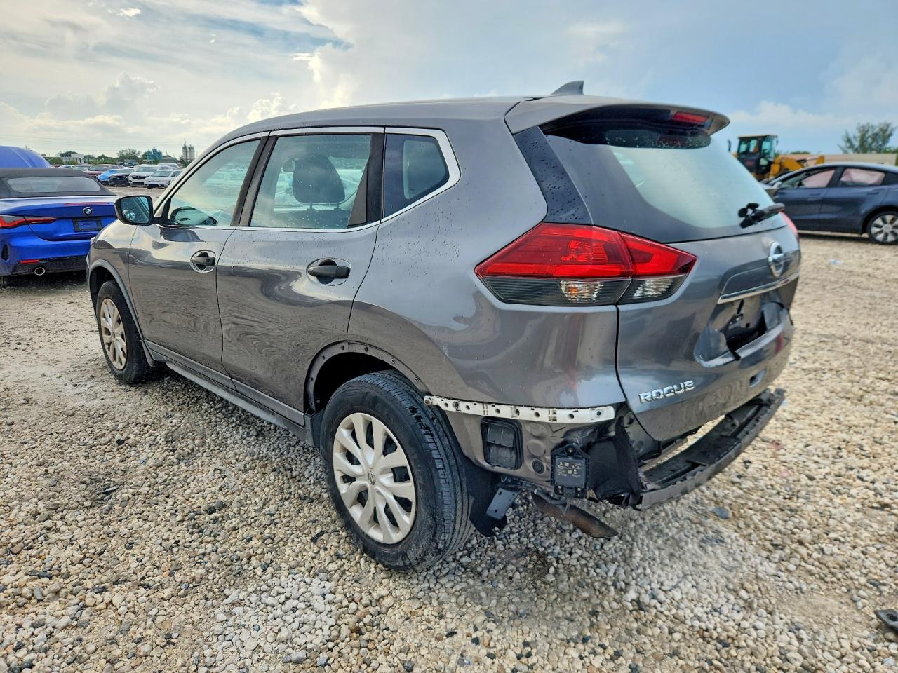 2018 Nissan Rogue S - Фото 2