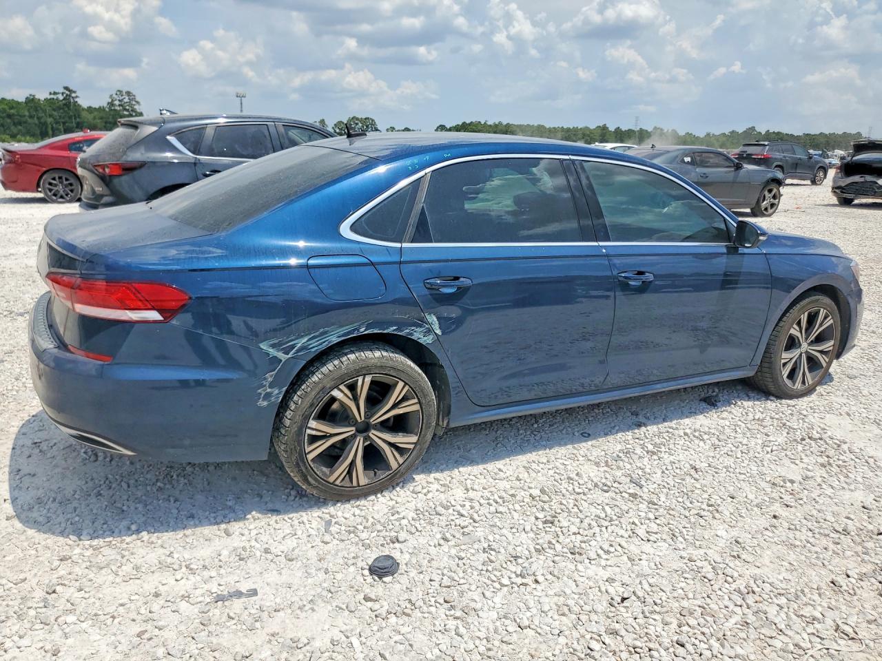 2022 Volkswagen Passat Se - Фото 3