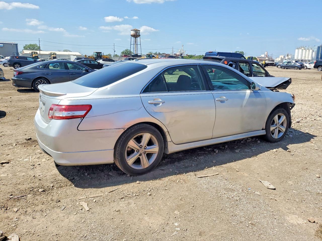 2011 Toyota Camry Se - Фото 3