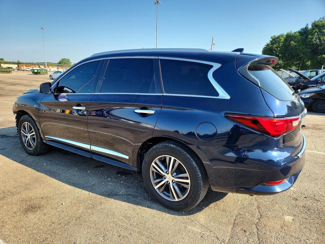 2019 Infiniti Qx60 Luxe - Image 2