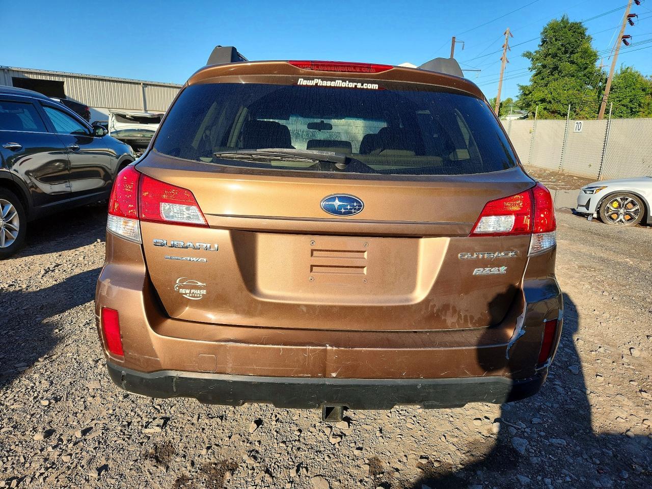 2011 Subaru Outback 2.5I Premium - Image 6
