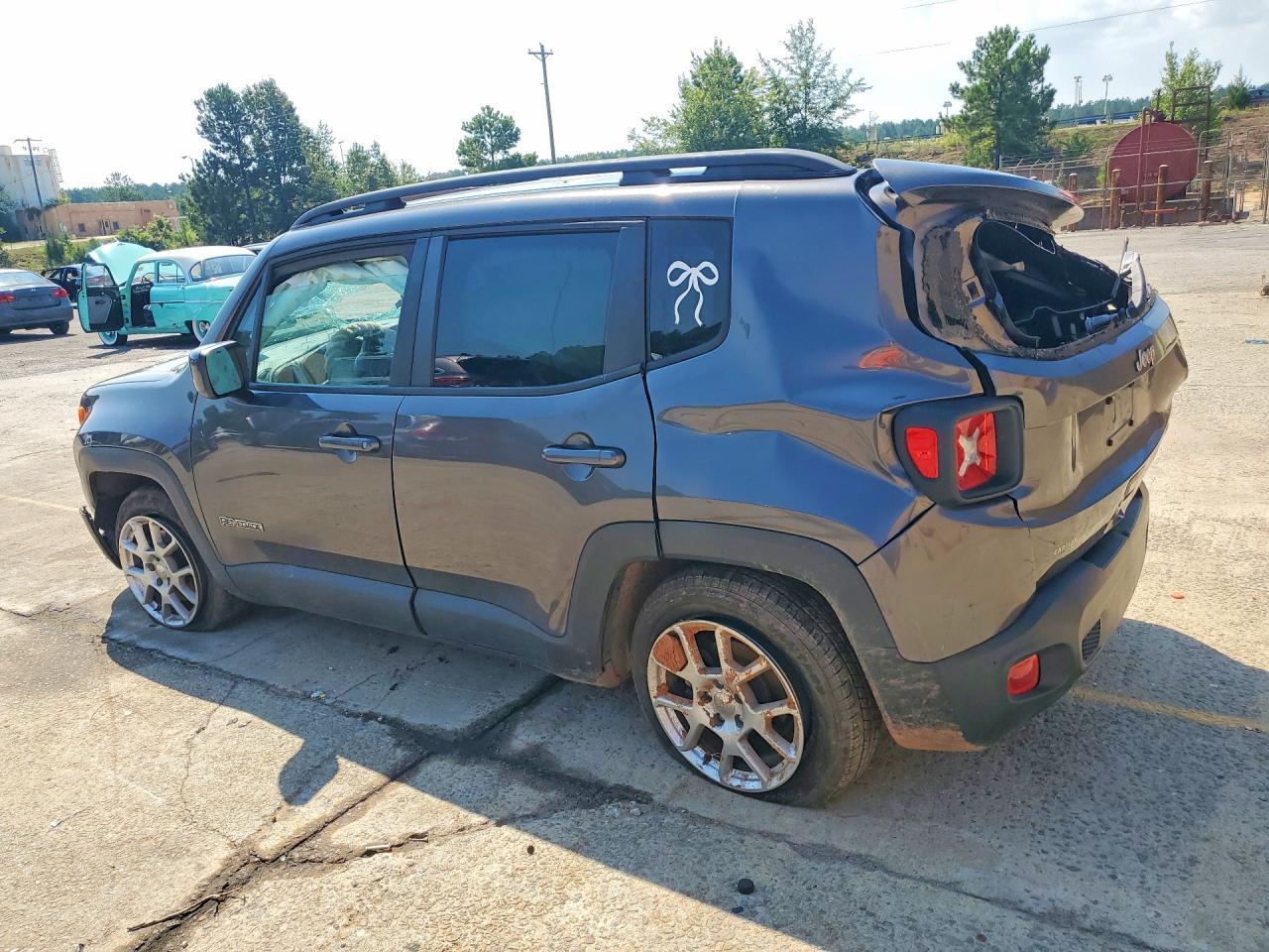 2019 Jeep Renegade Latitude - Фото 2