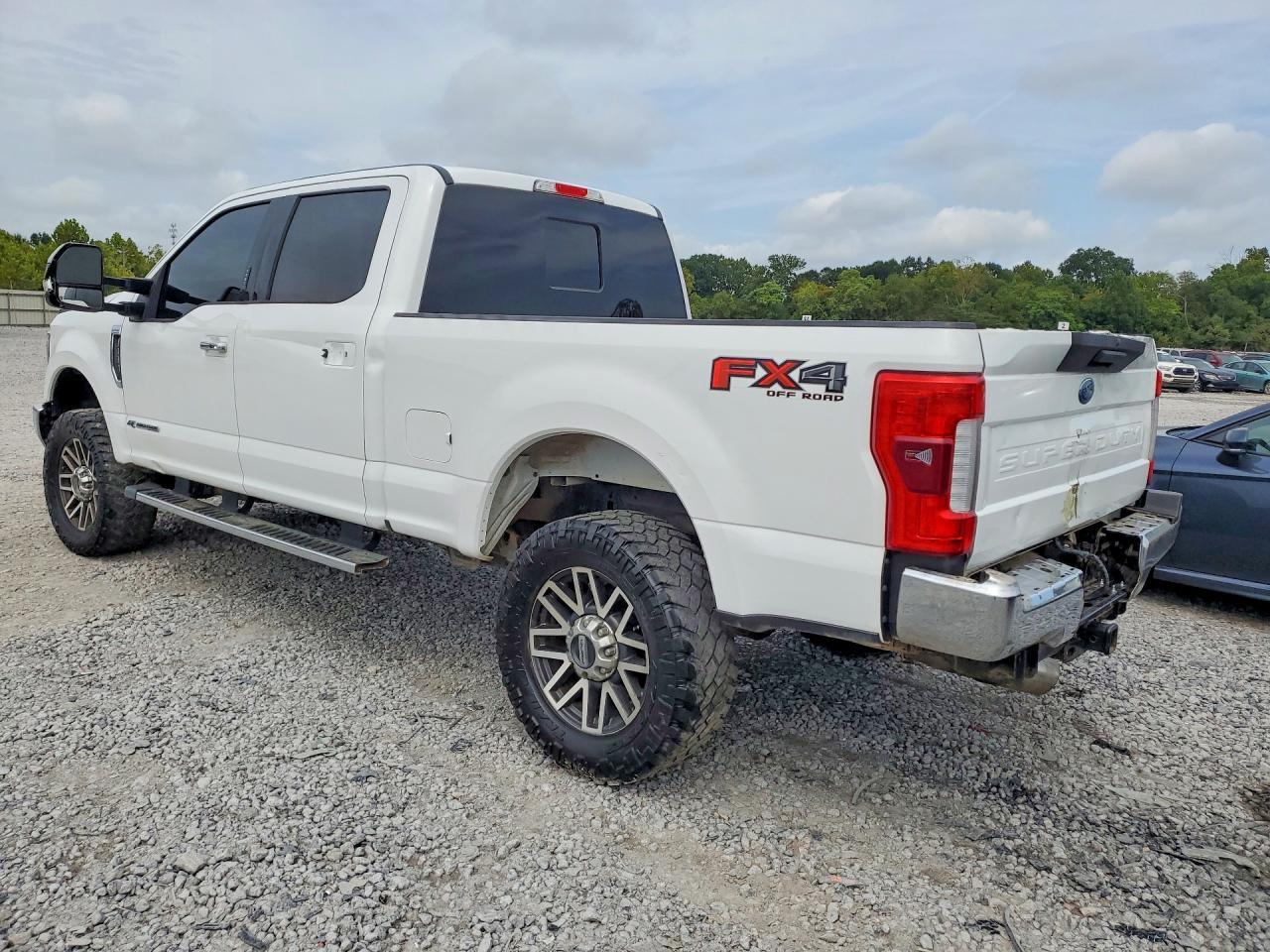 2017 Ford F250 Super Duty - Фото 2
