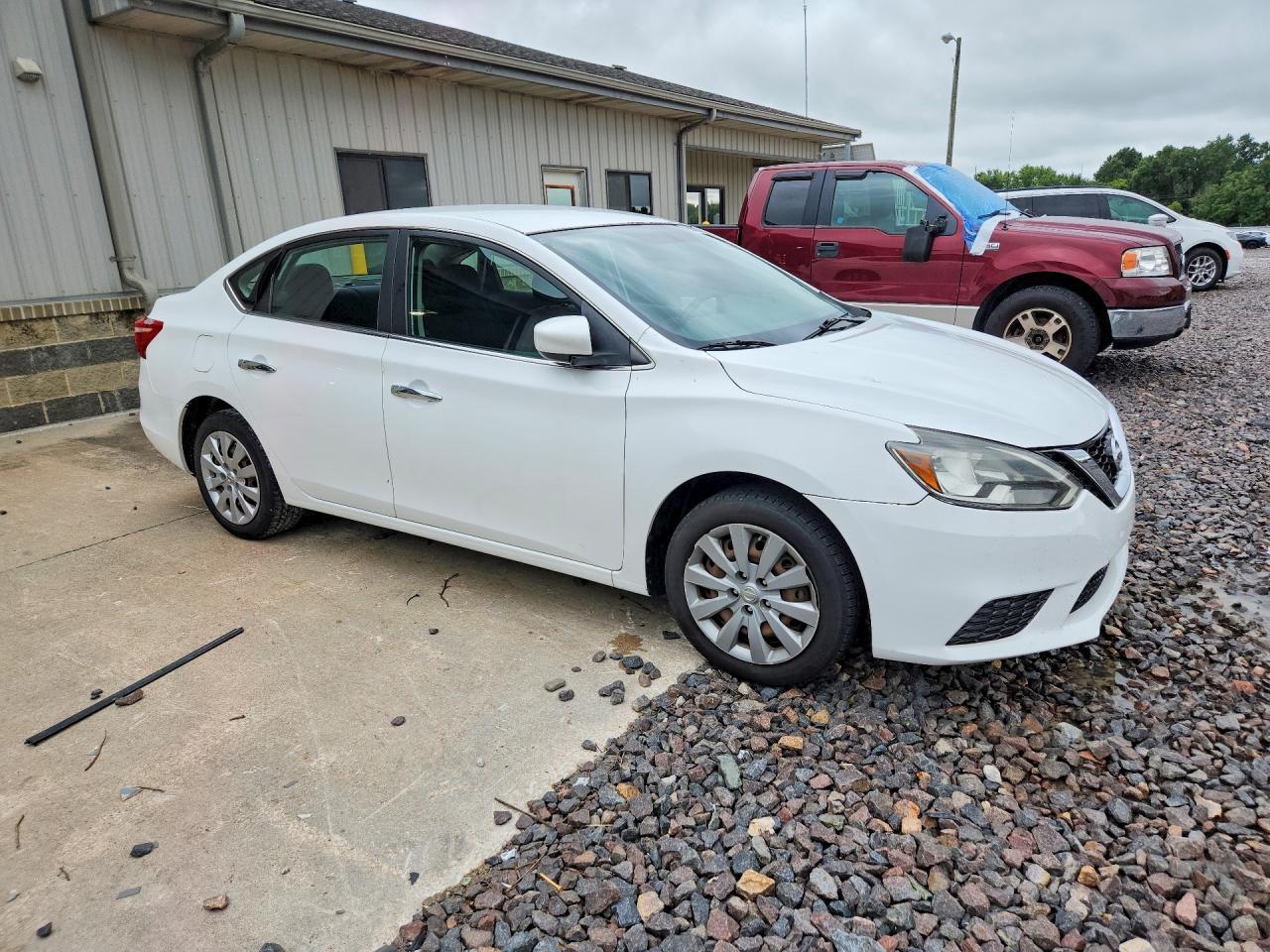 2016 Nissan Sentra S - Image 4