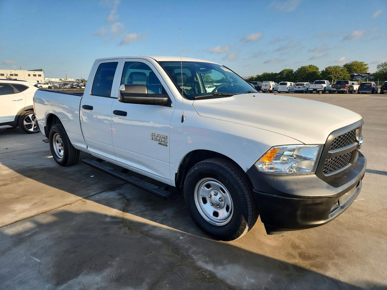 2022 Ram 1500 Classic Tradesman - Фото 4