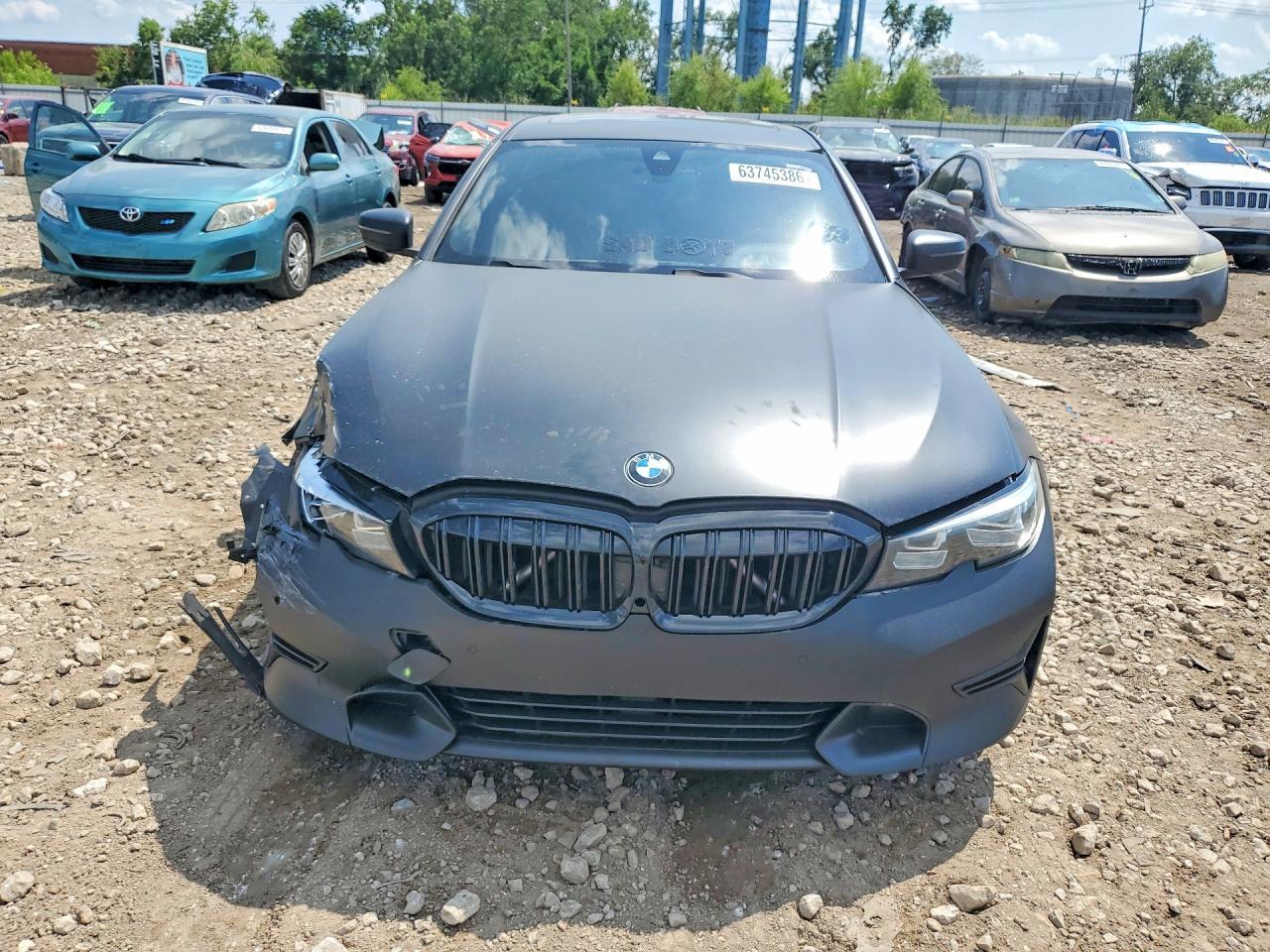 2019 BMW 330Xi - Image 5