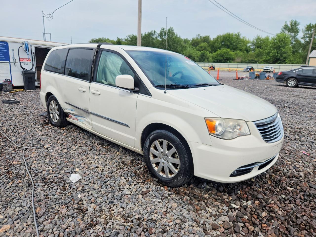 2012 Chrysler Town & Country Touring - Фото 4