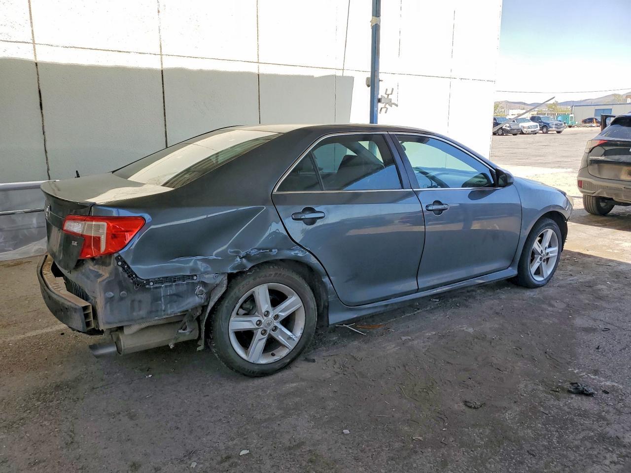 2012 Toyota Camry Se - Фото 3