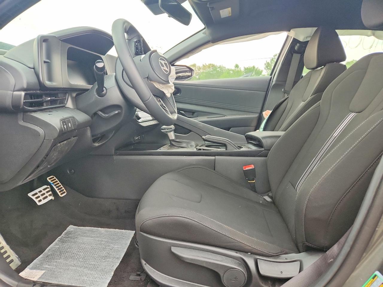 2026 Hyundai Elantra Sel Sport - Image 7