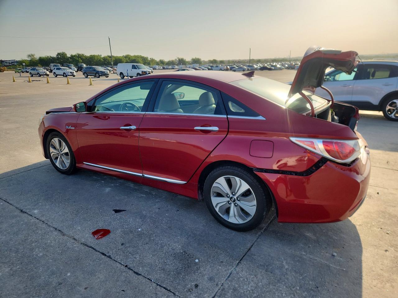 2013 Hyundai Sonata Hybrid - Image 2