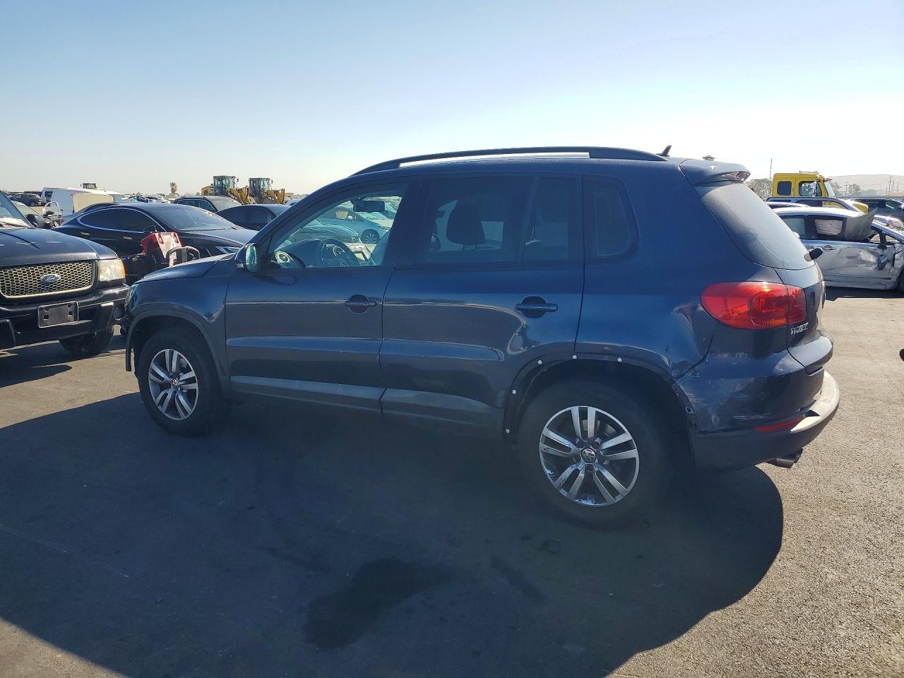 2016 Volkswagen Tiguan S - Image 2