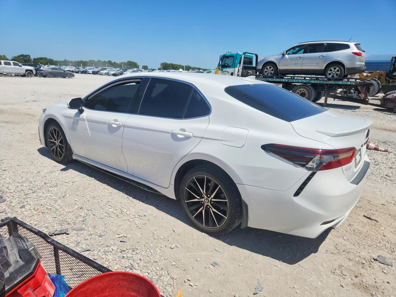 2022 Toyota Camry Se - Фото 2