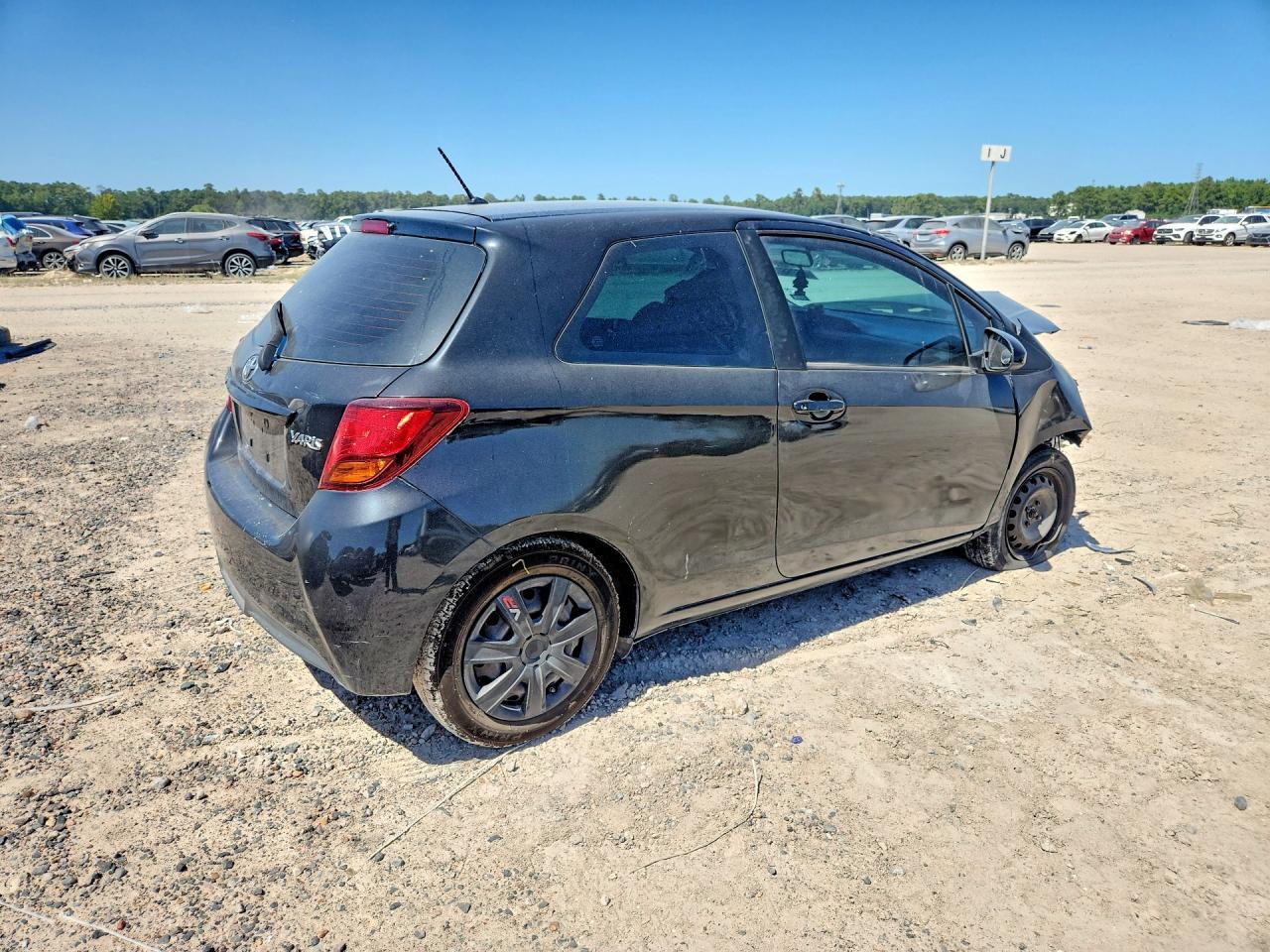 2015 Toyota Yaris 3-Door L - Image 3