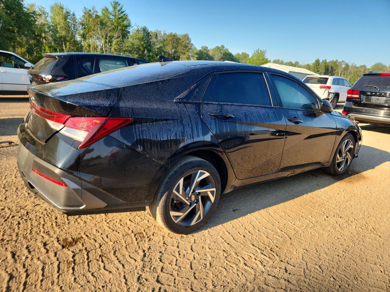 2025 Hyundai Elantra Sel Sport - Image 3