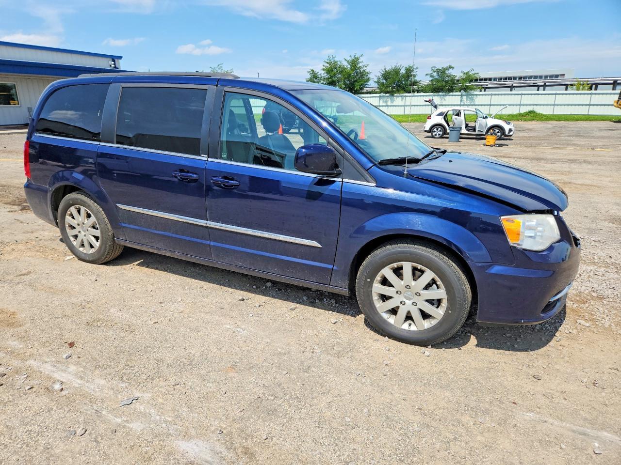 2014 Chrysler Town & Country Touring - Фото 4