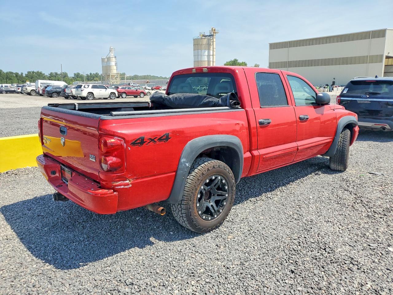 2005 Dodge Dakota Quad Laramie - Image 3