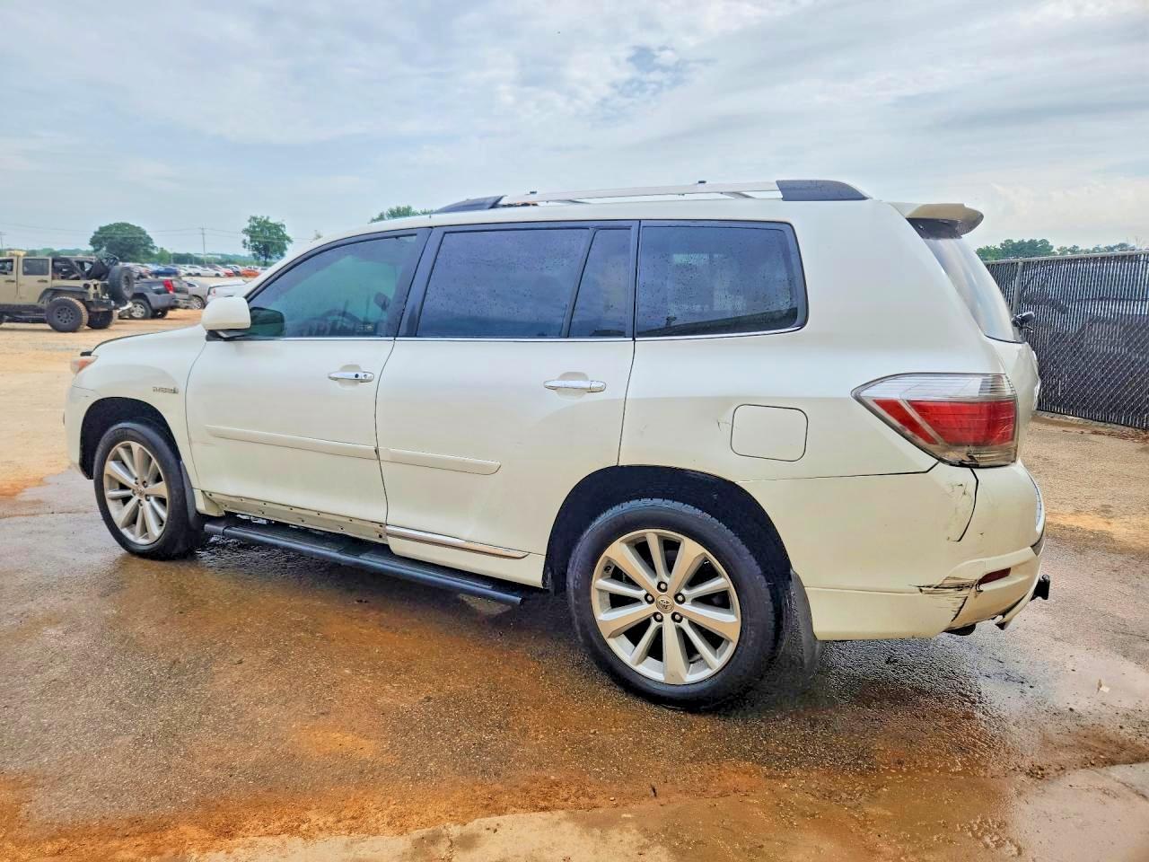 2013 Toyota Highlander Hybrid Limited - Фото 2