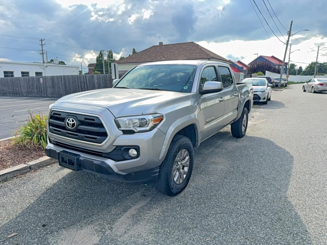 2016 Toyota Tacoma Sr5 V6 - Image 2