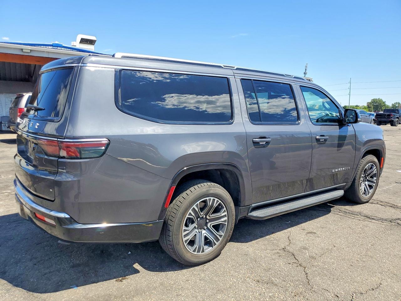 2024 Jeep Wagoneer L Series I - Image 3