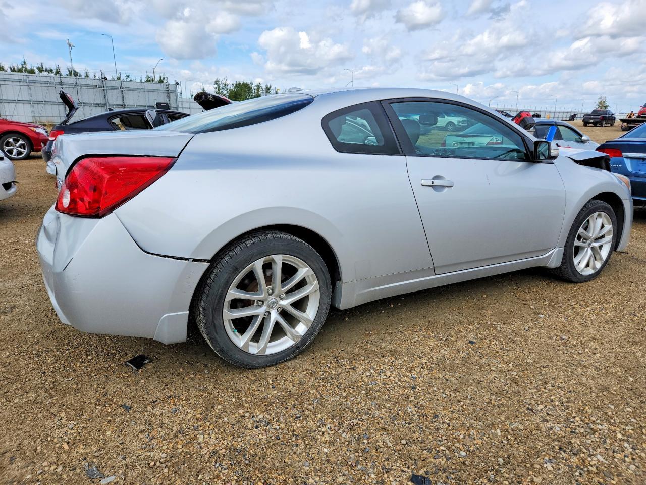 2010 Nissan Altima Sr - Фото 3
