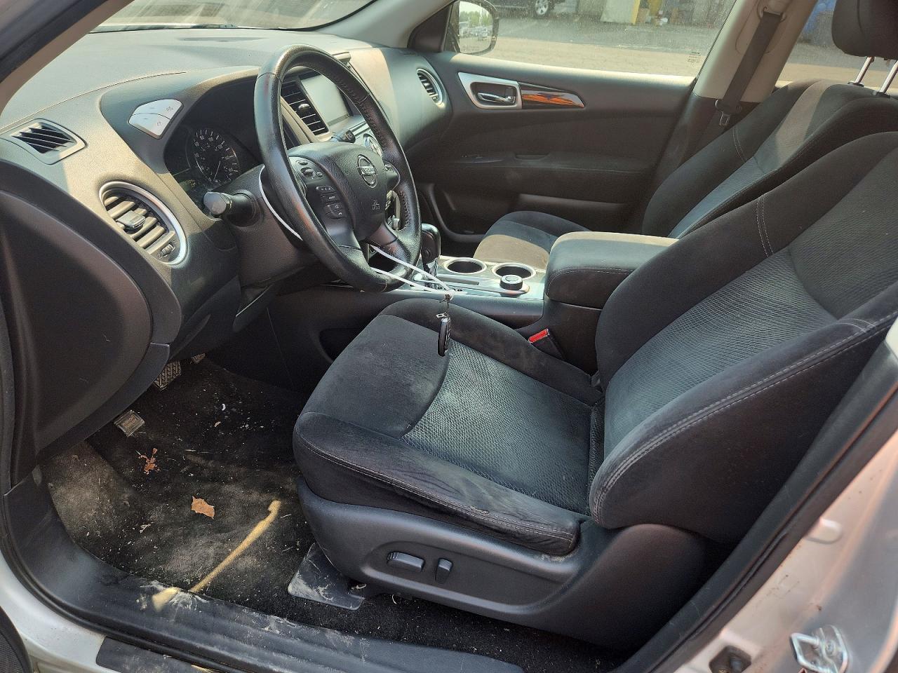 2013 Nissan Pathfinder S - Image 7