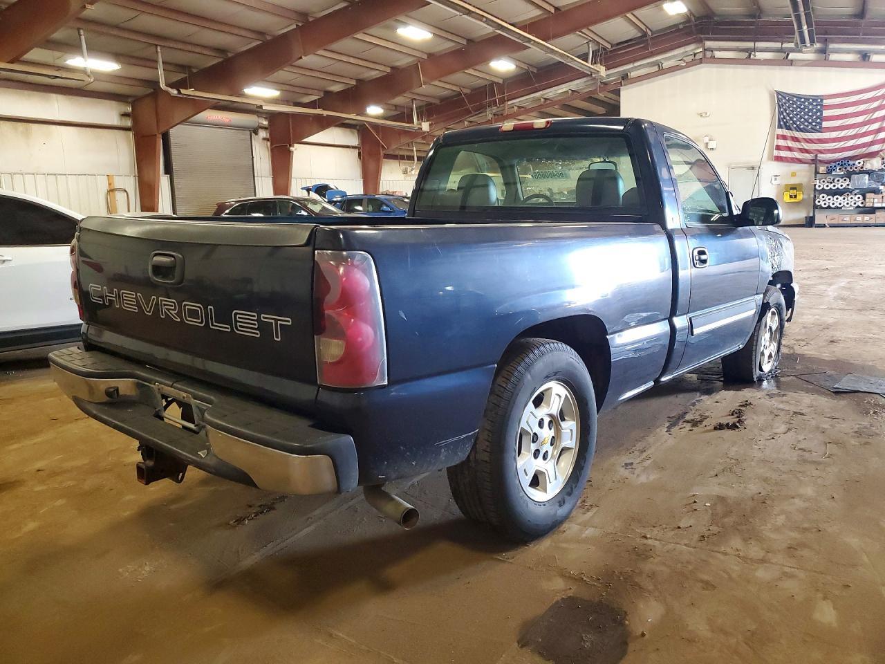 2005 Chevrolet Silverado C1500 - Фото 3