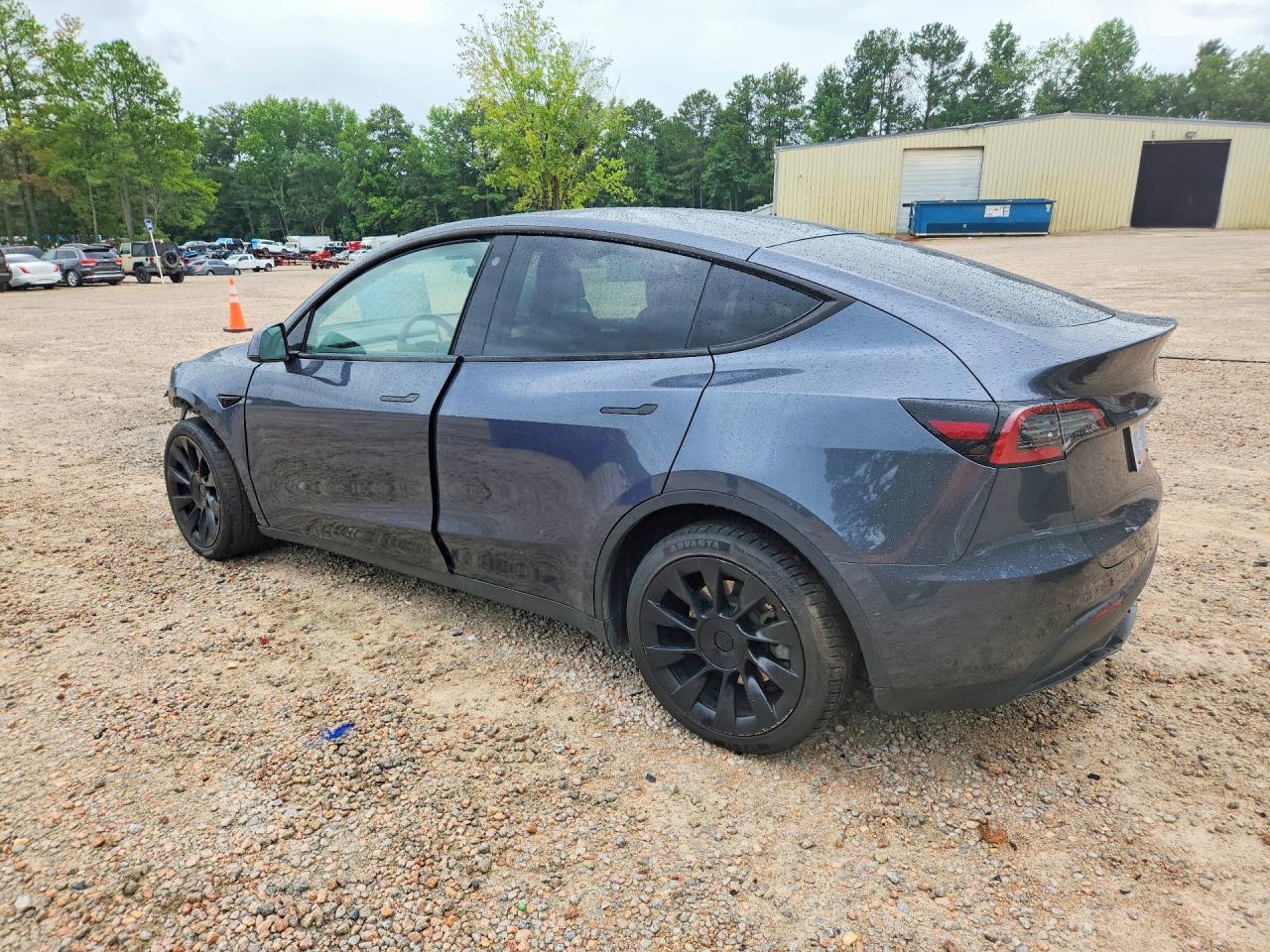 2023 Tesla Model Y - Image 2