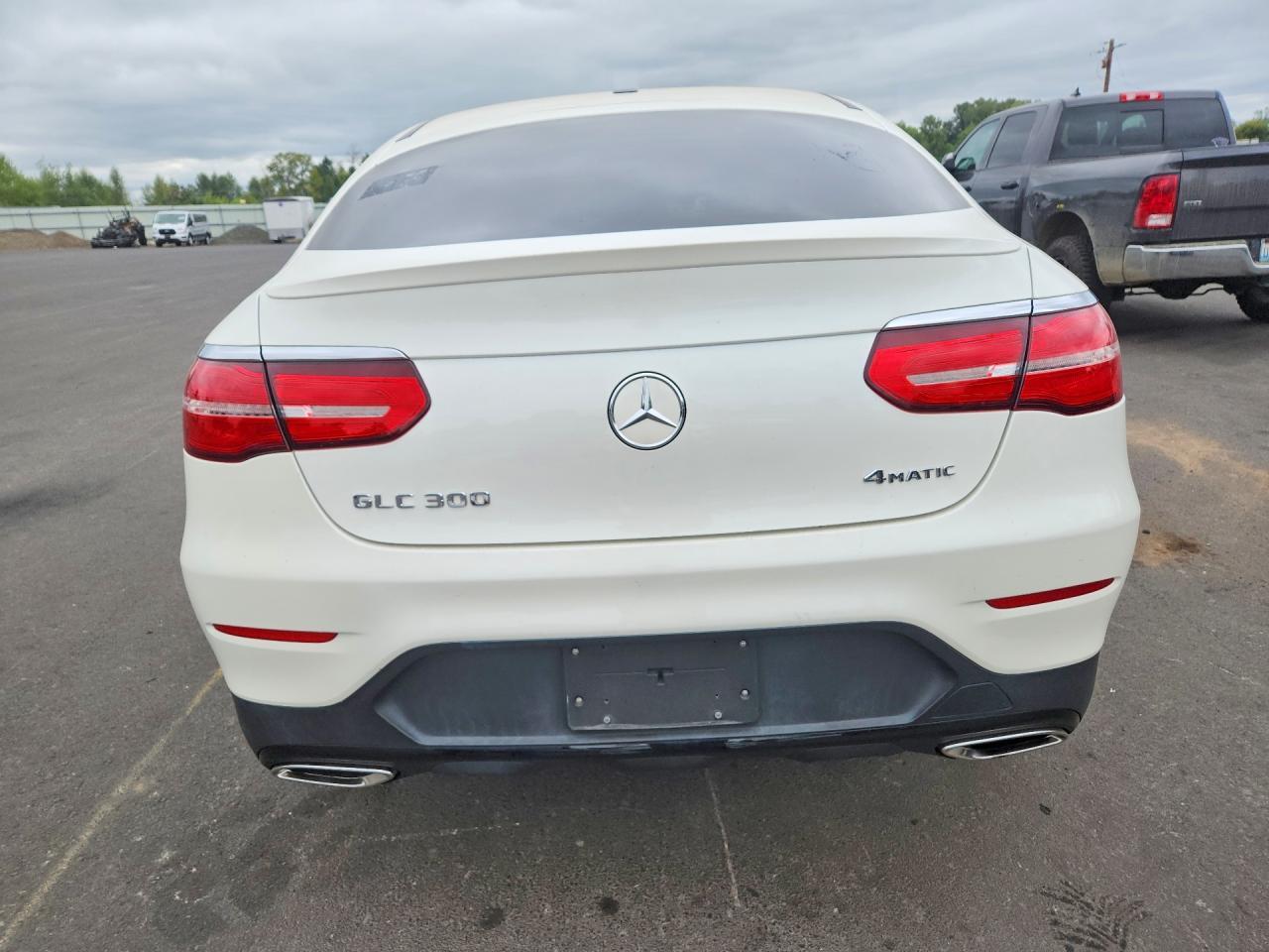 2017 Mercedes-Benz Glc Coupe 300 4Matic - Image 6
