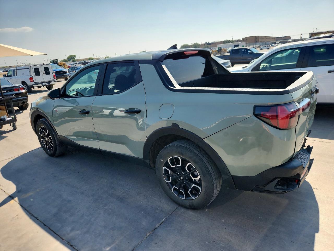 2024 Hyundai Santa Cruz Se - Image 2