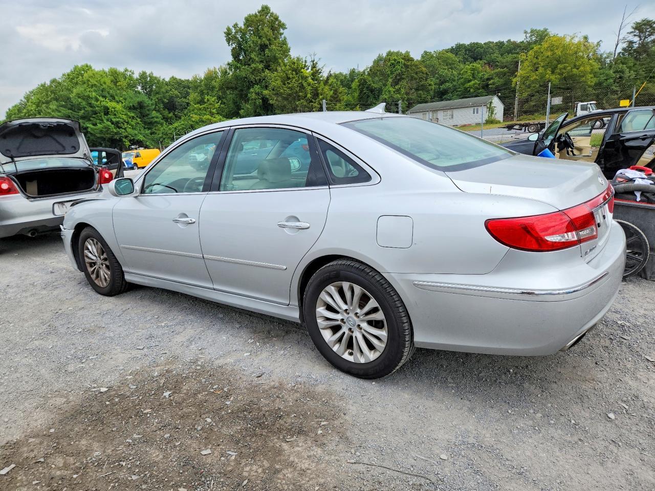 2011 Hyundai Azera Gls - Image 2