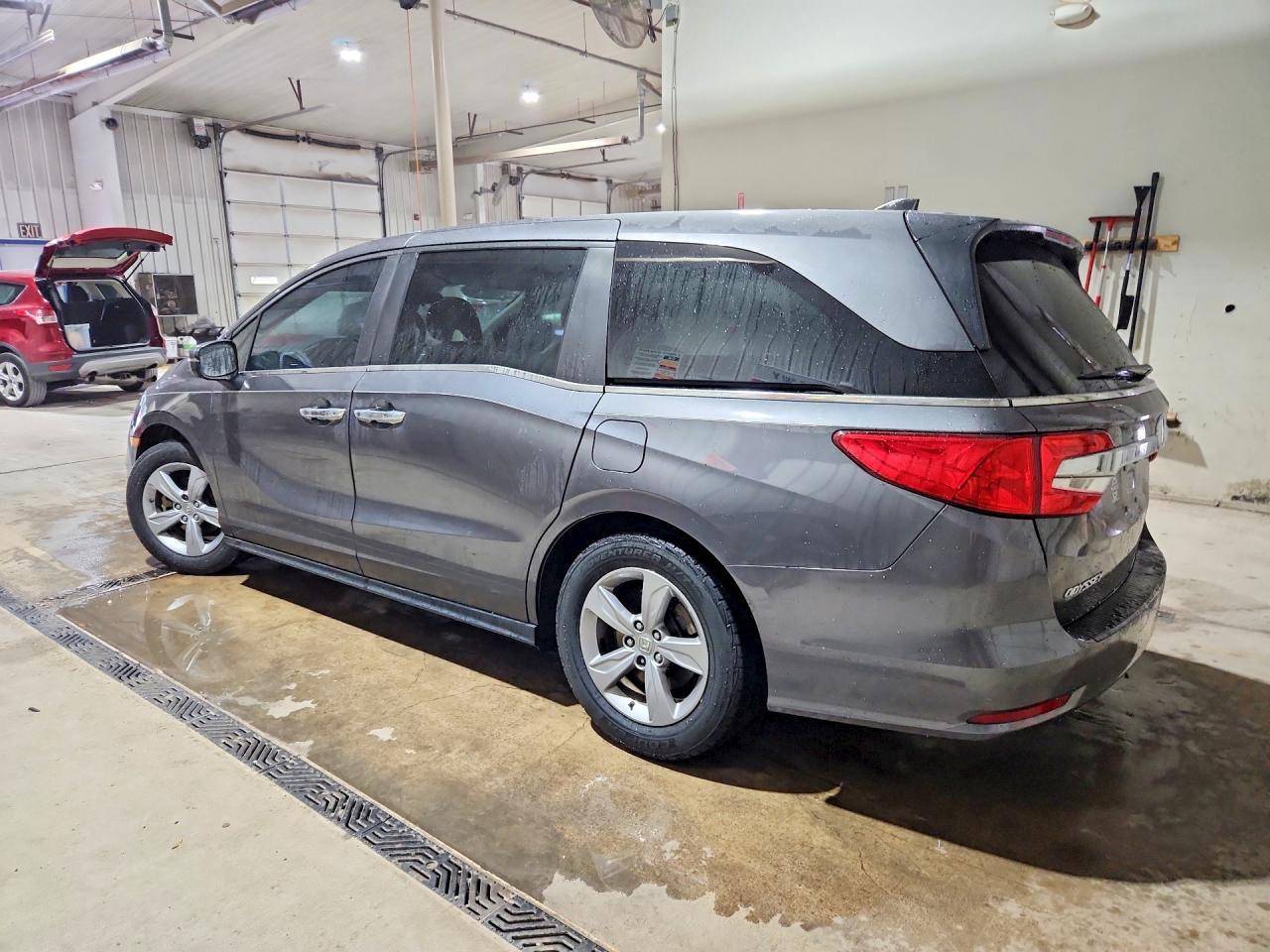 2019 Honda Odyssey Ex - Image 2