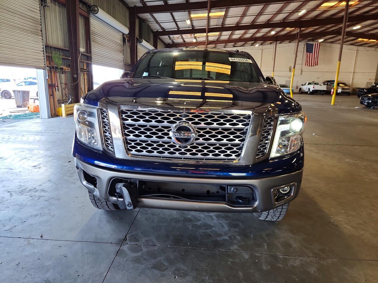 2017 Nissan Titan Platinum Reserve - Фото 5