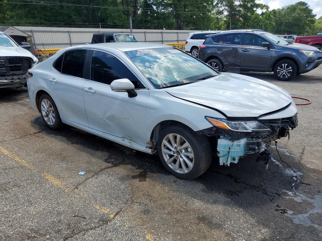 2023 Toyota Camry Le - Фото 4