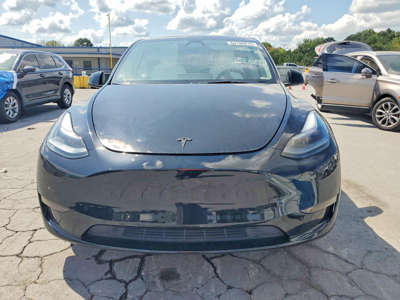 2024 Tesla Model Y - Image 5