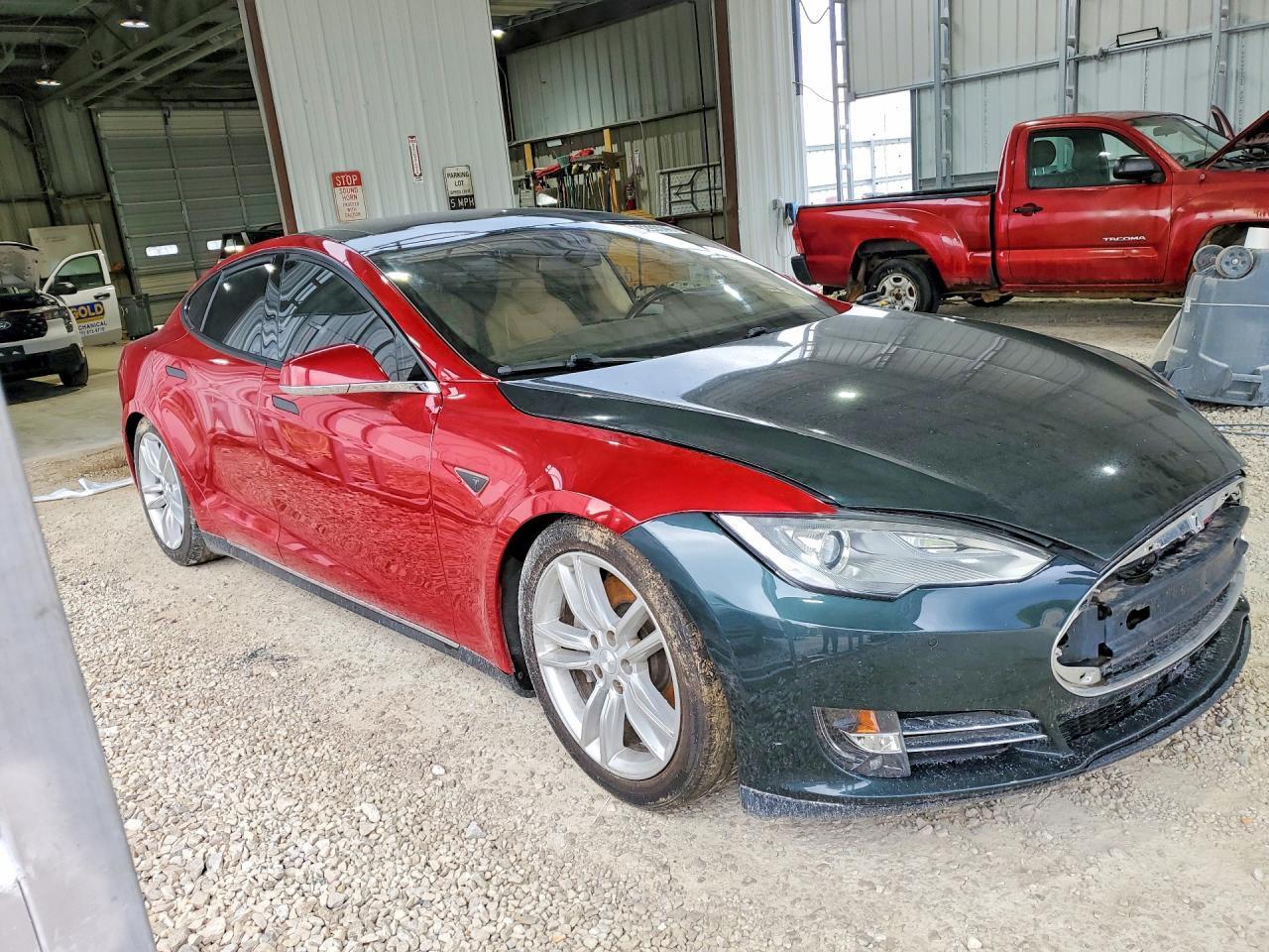 2014 Tesla Model S - Image 4
