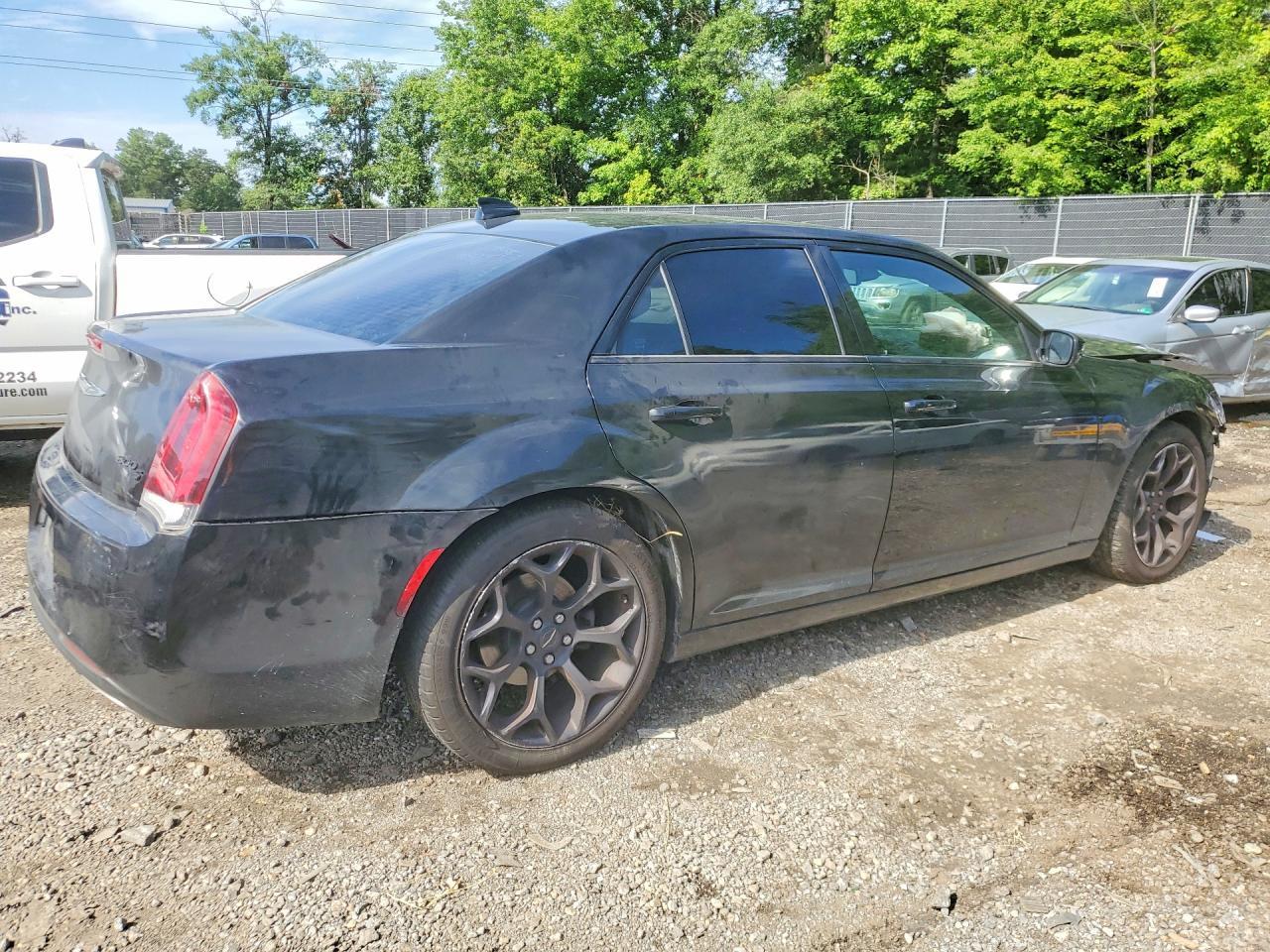 2019 Chrysler 300 S - Фото 3