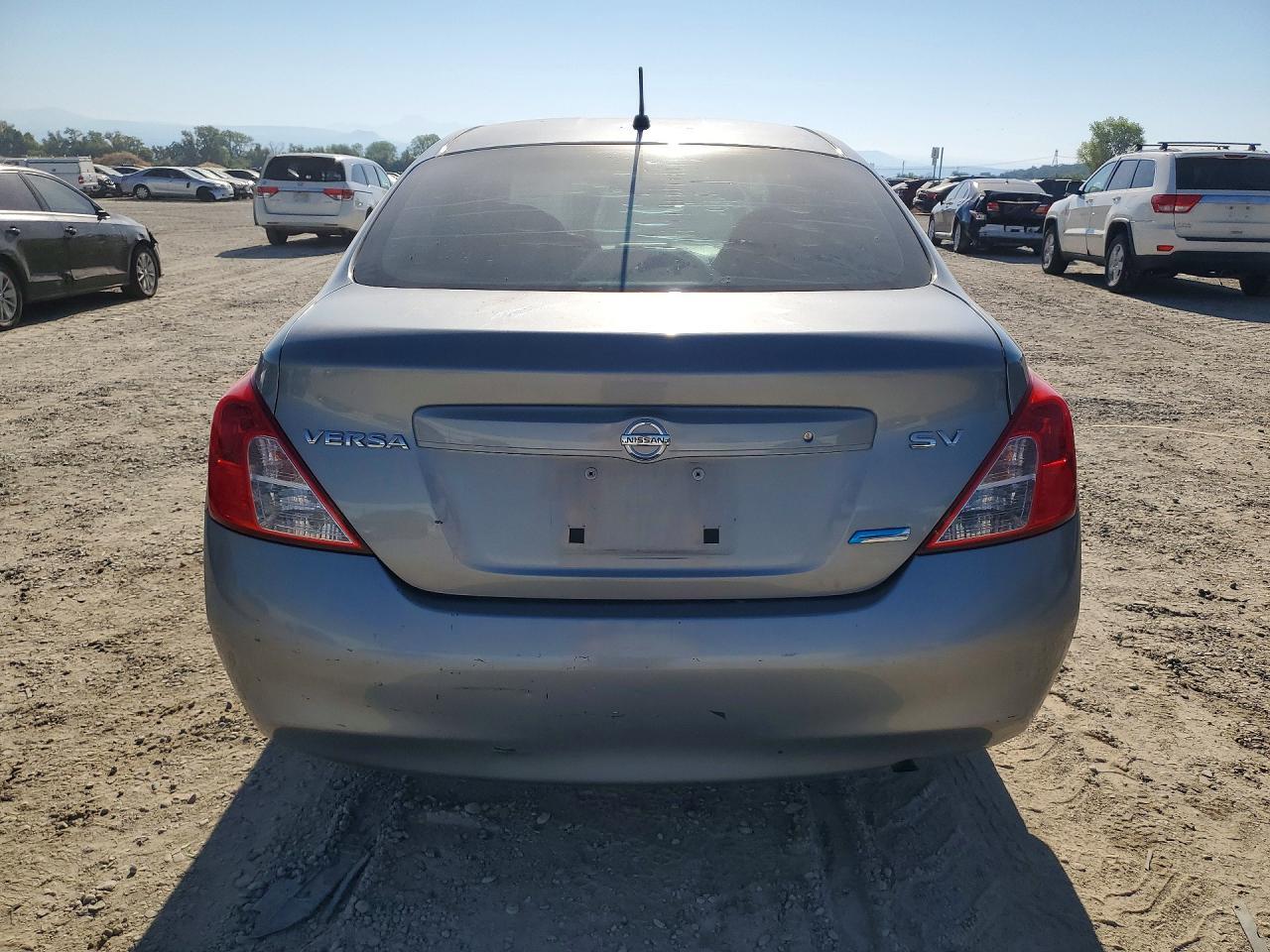 2012 Nissan Versa 1.6 S - Фото 6