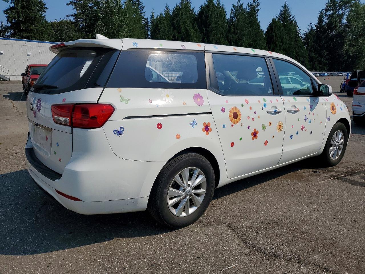 2017 Kia Sedona L - Фото 3